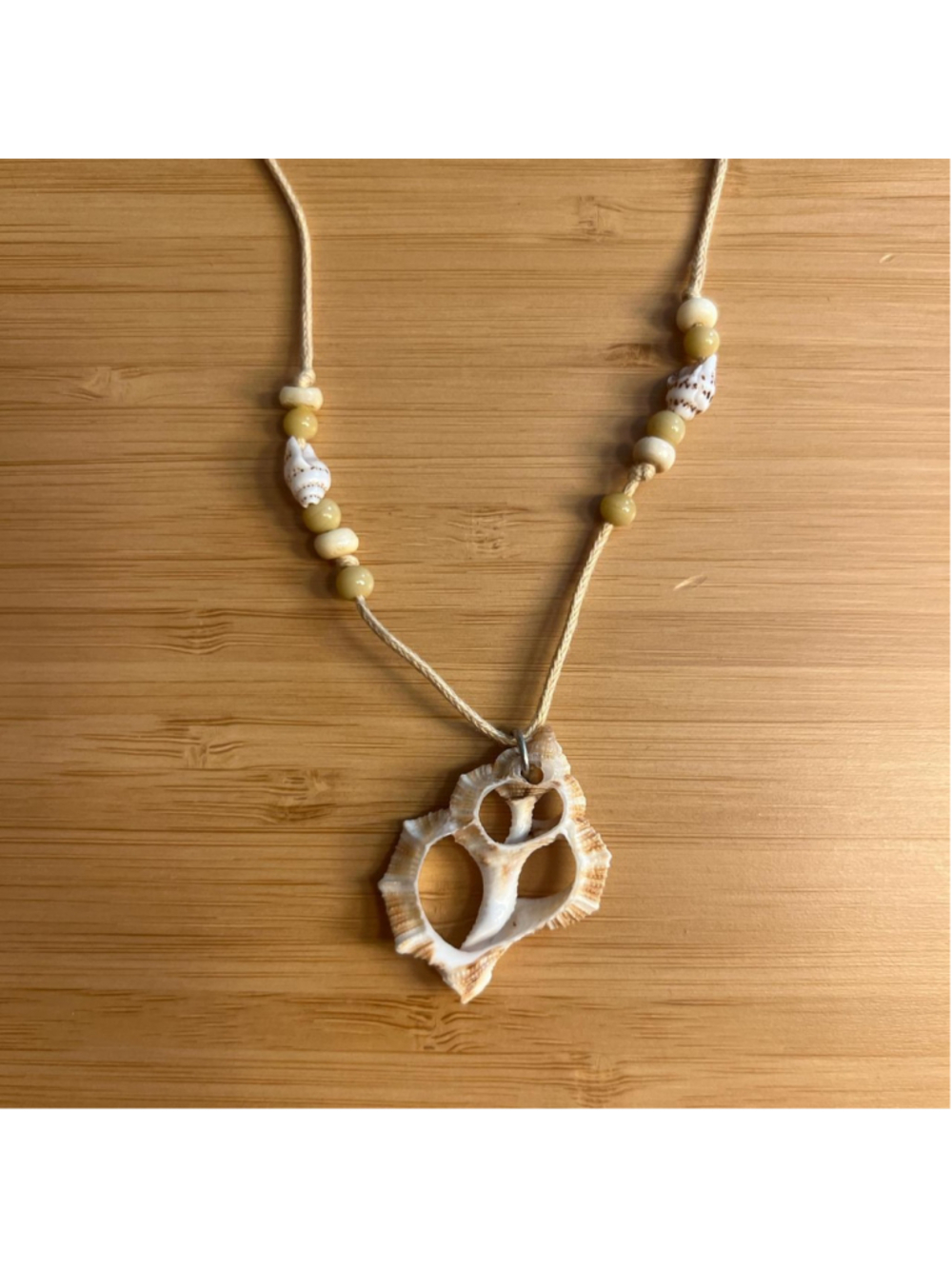 Shell necklace - Picture 2 of 3